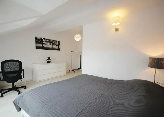 Z Tarasem Plaza 22 洛格沃